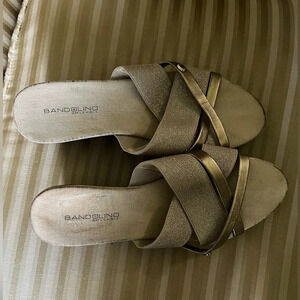 BANDOLINO~WEDGE SANDLE~ GOLD~ 9